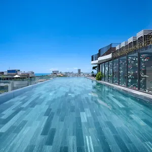 4* Hotel Golden Lotus Grand - Panoramic Rooftop Bar & Daily Afternoon Tea
